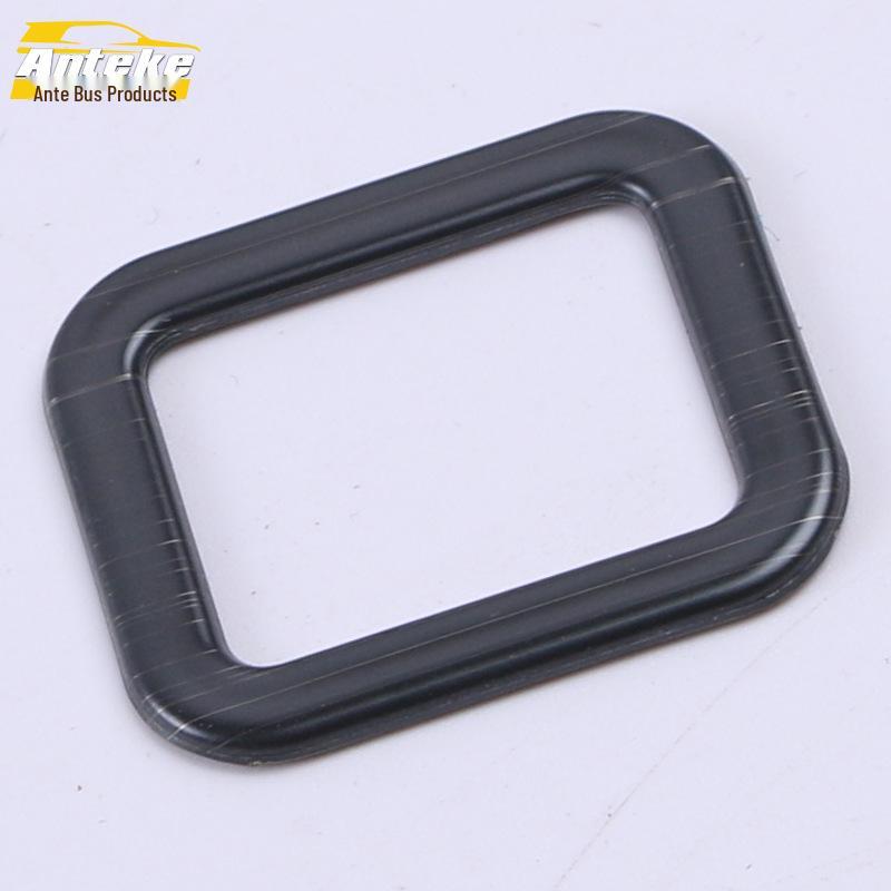 Dekorační samolepka na spínač kufru a tlačítko zadních dveří - Pasuje na 20 modelů