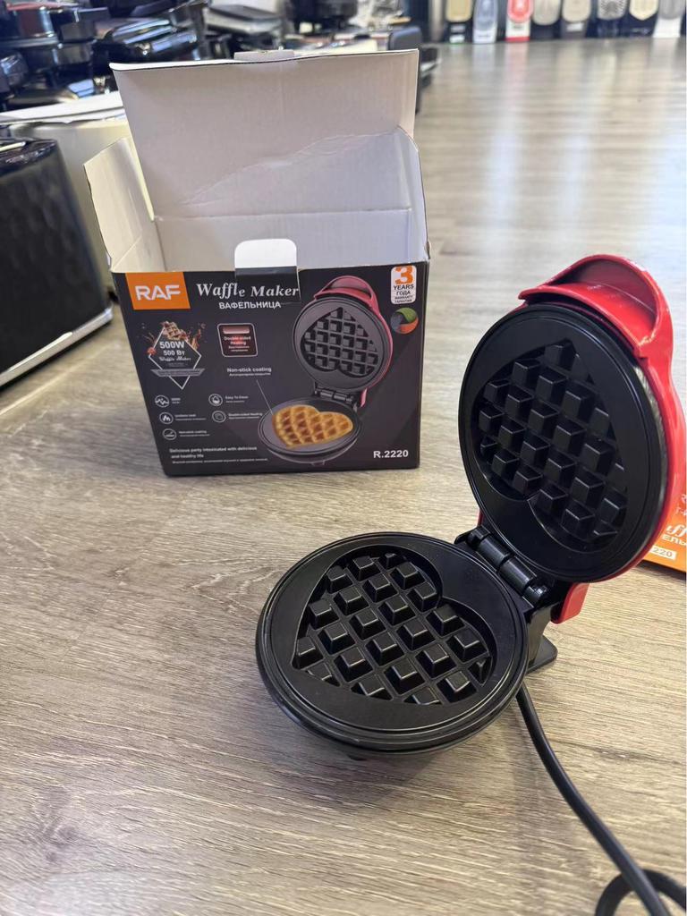 Heart-Shaped Mini Electric Waffle Maker for Home Use