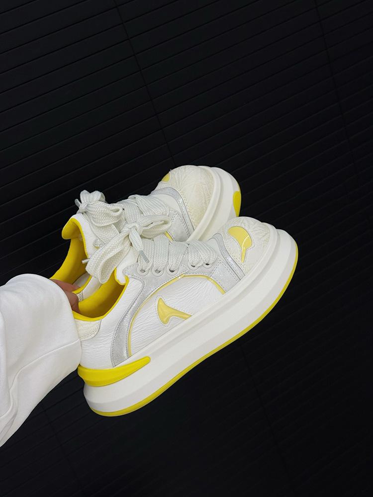Niche design board shoes women's little white shoes 2025 spring new color matching Guochao casual sports shoes super fire moral training shoes