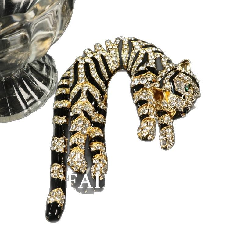 Broche Tigre Indústria Pesada Esmalte Banhado a Diamante Ouro Real Ouro Preto Design Animal Artístico Broche