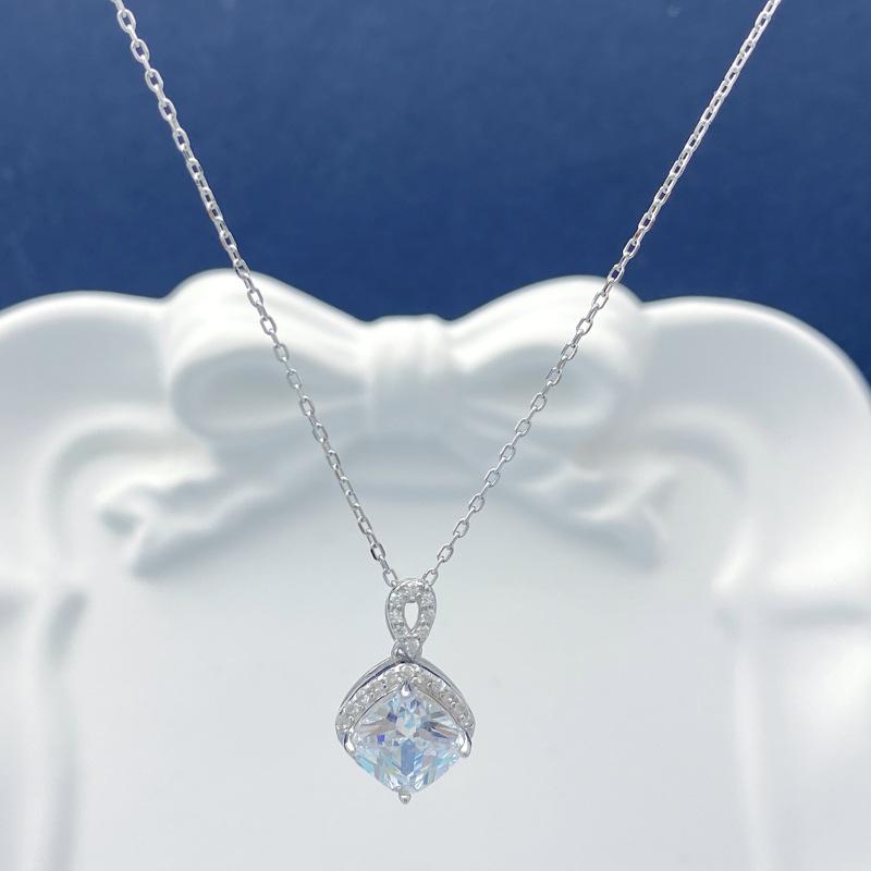 S925 Sterling Silver Luxury Rock Candy Zircon Square Necklace for Women - High-End, Cool Style 925 Silver