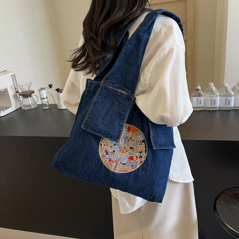 New Chinese bag women's 2025 new trendy large-capacity denim national style commuting to work underarm bag tote bag