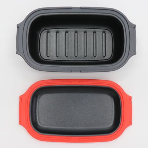 Hiro Corporation Model HDL-5444, a Compact Microwave Cooker with Lid, Perfect for Grilling Fish and Bento Boxes, and Dishwasher Safe.