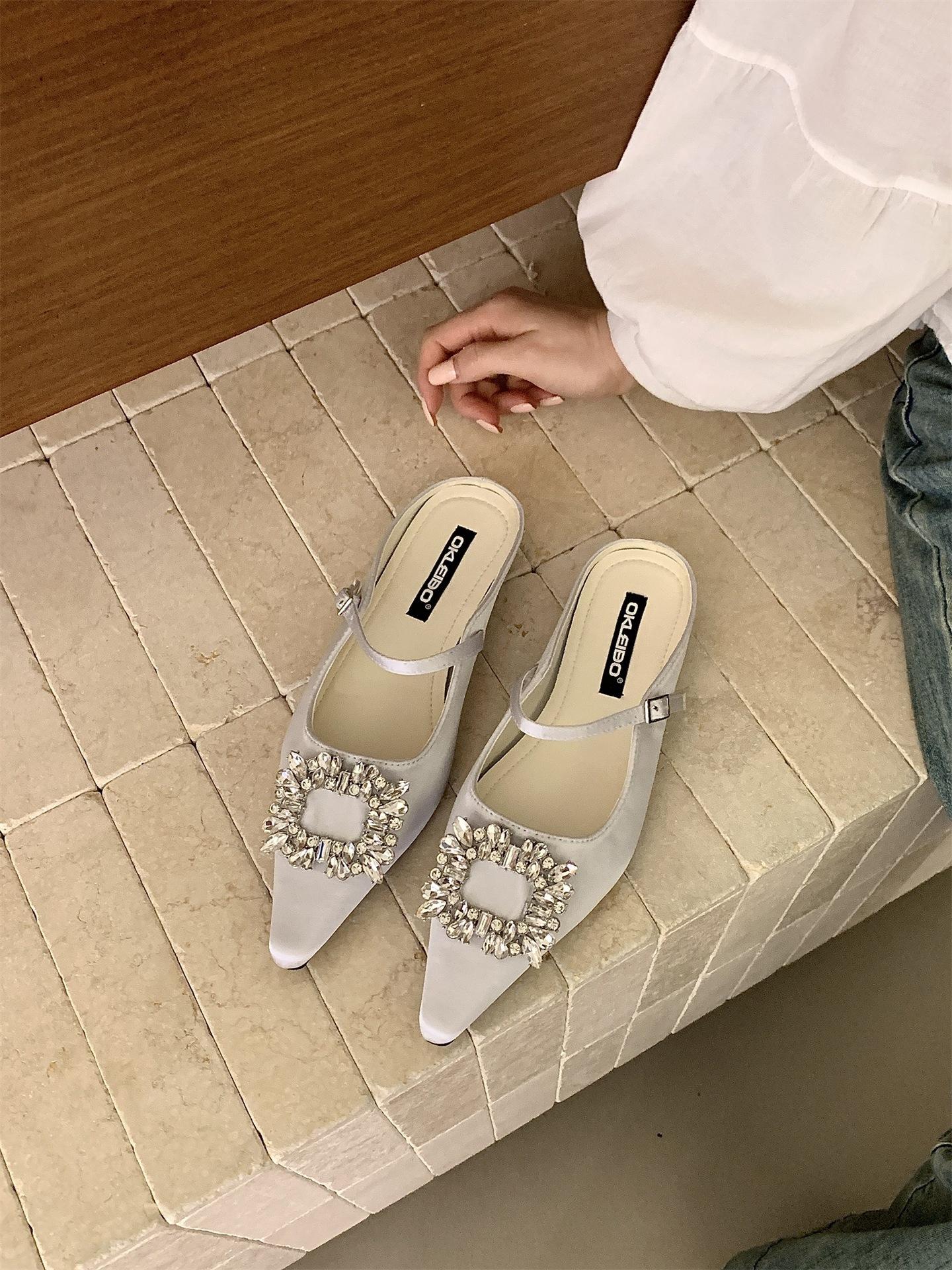 

French Rhinestone Pointed Toe Slippers Women S Wear Retro Mary Jane Low-Heeled Cool Slippers 35 серебряный