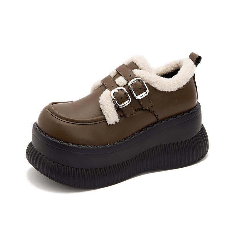 

Флисовые лоферы женские 2025 новые осенне-зимние теплые пушистые туфли черные универсальные маленькие кожаные туфли на толстой подошве с увеличением роста хлопковые туфли 39 коричневый