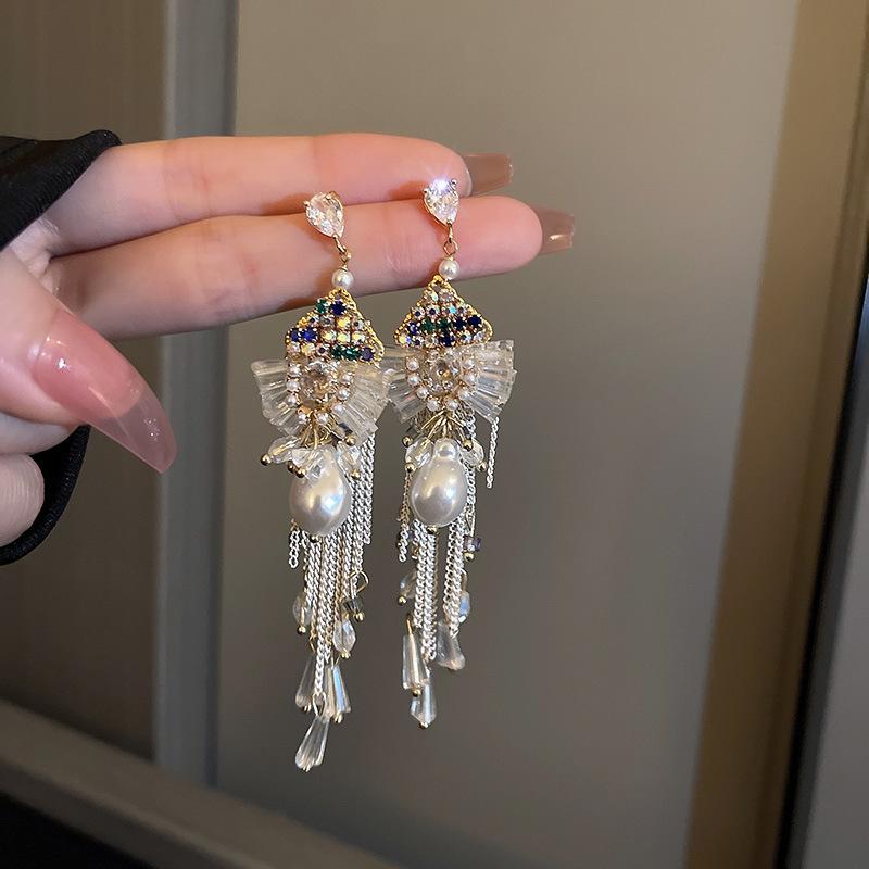 Europäischer und amerikanischer ethnischer Stil, mit Diamanten besetzte Wassertropfen-Quasten-Ohrringe, Steckerohrringe, Damenohrringe, Design-Sinn Nische