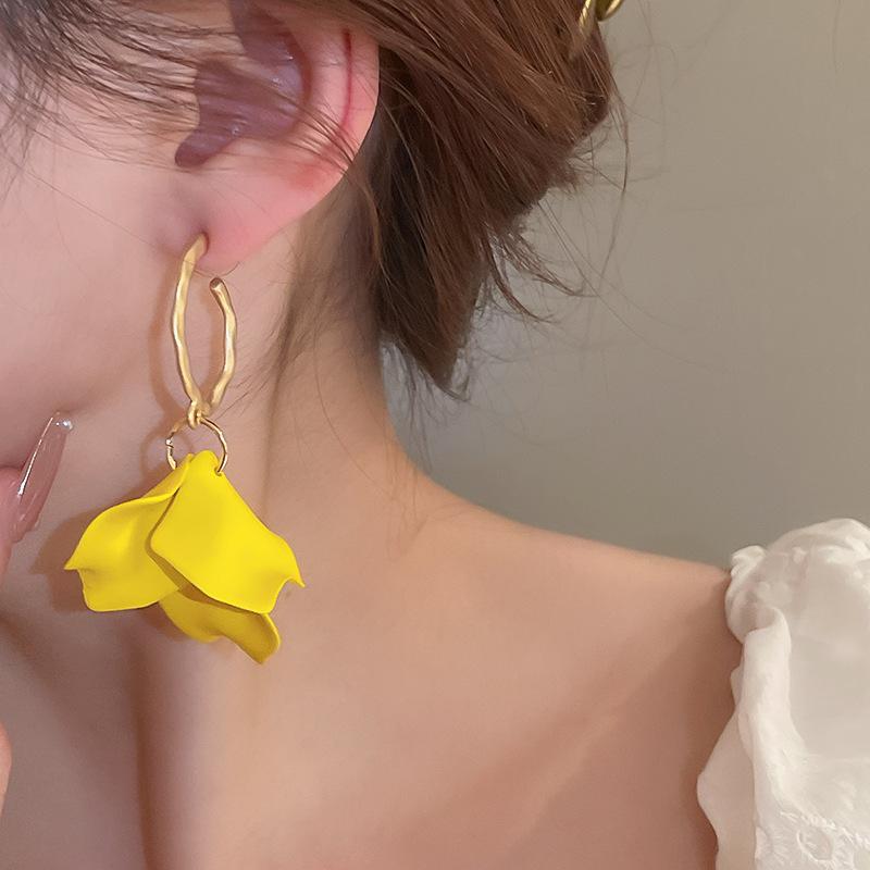 Sweet Acrylic Petal Silver Needle Earrings Real Gold Electroplated Vacation Style Earrings