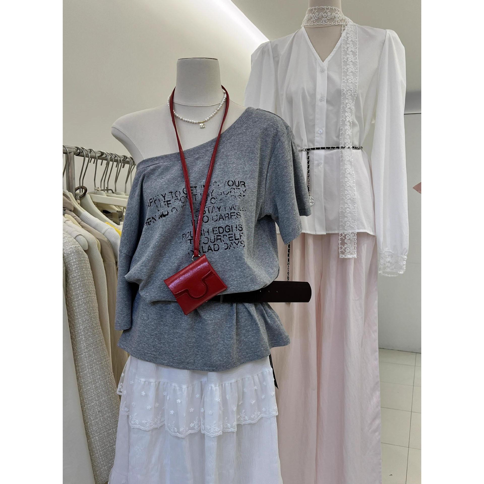 

Нове ПУ Сумка Намисто з Довгим Ремінцем Міцне Намисто-Гаманець для Монет Y2K Срібного Кольору Ланцюжок-Намисто для Светра Ювелірні Аксесуари сумка червоний