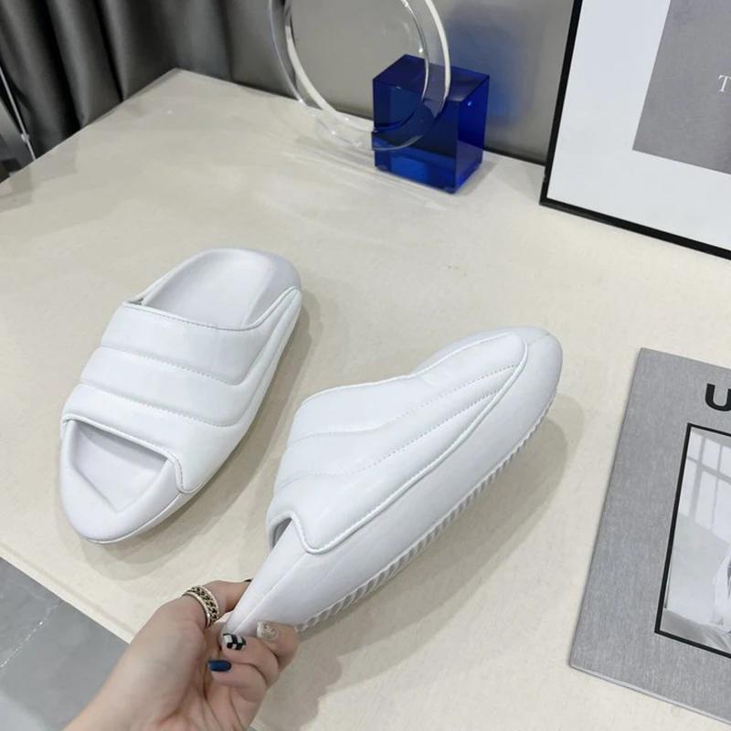 Fashion New Women Beach Slippers Platform Leather Space Bread Shake Slippers Non-slip Fashion Male Female Slippers Big Size 44