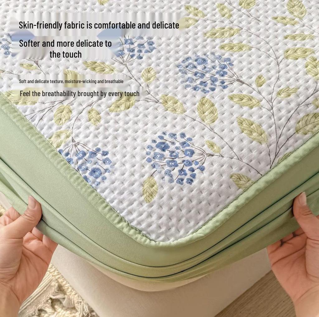 Quilted Anti-slip Dustproof Mattress Protector for Dorms