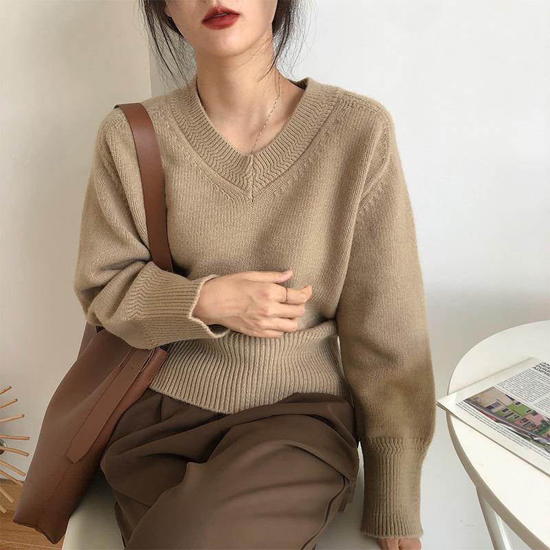 Retro V-neck pullover sweater women's autumn and winter new lazy loose outer wear bottomed knitted sweater top
