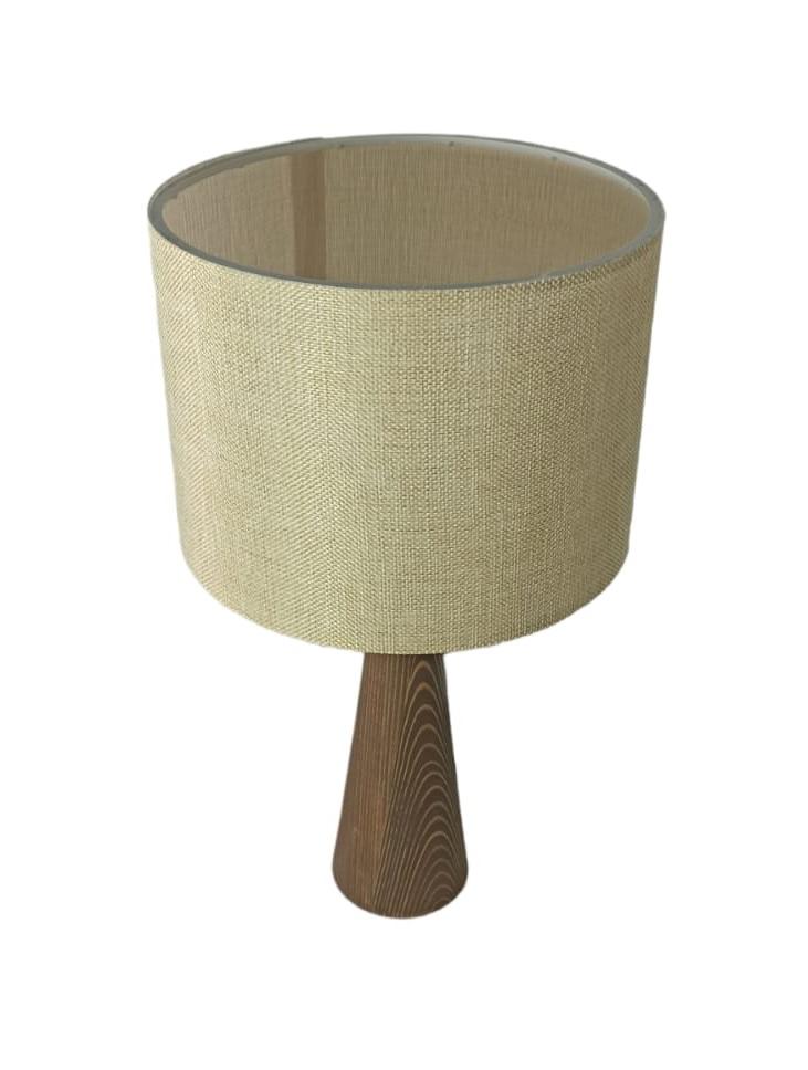 Abajur din lemn cu corp conic, pulbere pentru cap din țesătură