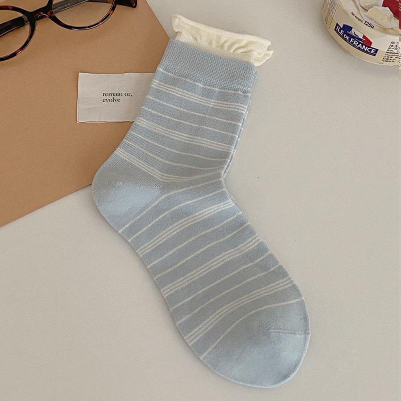 

Female Spring and Autumn Pure Cotton Retro Stripe Double Mouth Roll Edge in The Tube Pile Socks 1 pair