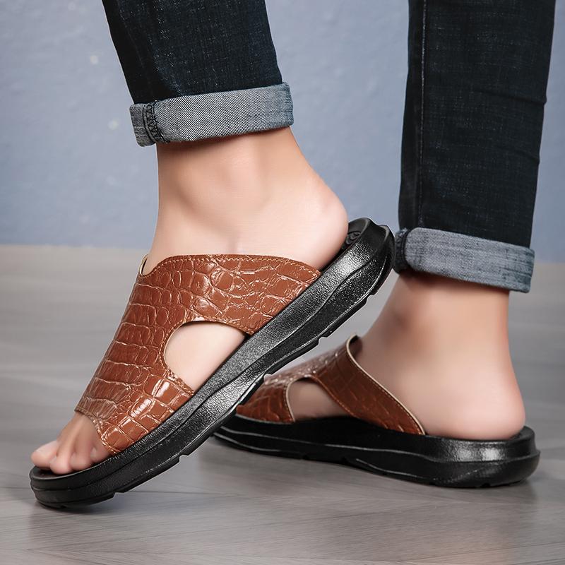 Fashion Fashion Outdoor Thick Soled Designer Men Slippers Leather Breathable Cool Ultralight Summer Men Non Slip Comfort Beach Slippers