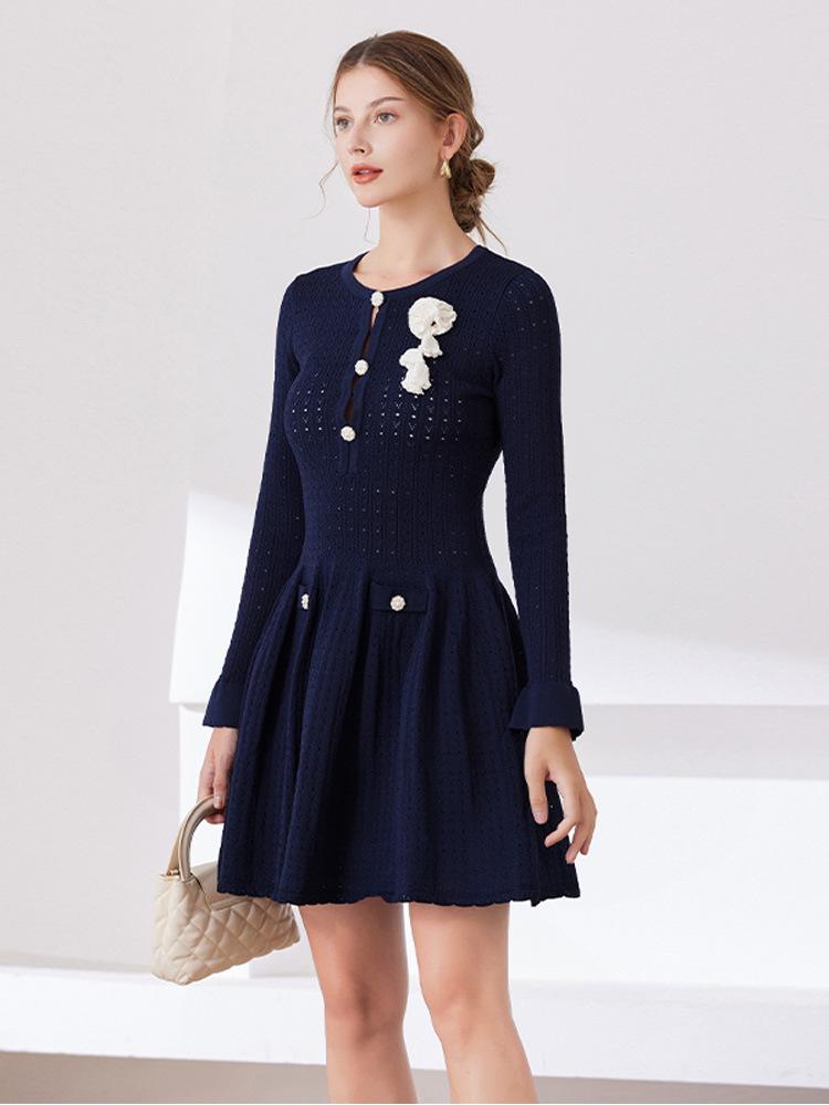 2025 Autumn Floral Bell Sleeve Slim Mid-Length Dress