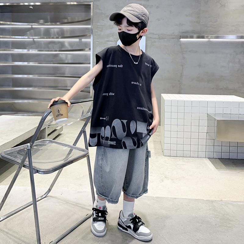 Boys' summer outfit set 2026 new style, handsome and fashionable for children, with sleeveless vest and thin two-piece set