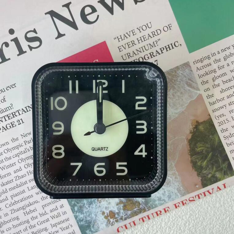 Studentenwohnheim Wecker Stummer Leuchtwecker Modern Schlicht Kinder Wohnzimmer Schlafzimmer Nachttisch Weckglocke