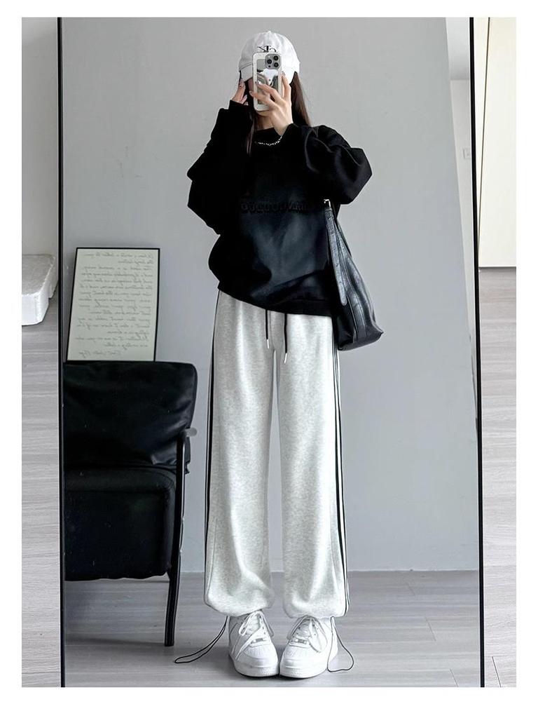 Women's High-Waist Gray & White Striped Jogger Sweatpants - Small, Casual & Loose Fit, Ideal for Autumn/Winter.