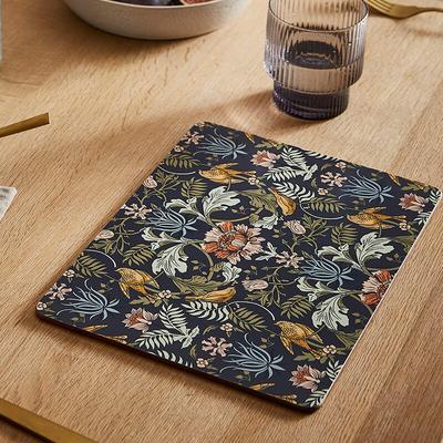 Decorul mesei și accesorii – Suporturi și rogojini pentru servire