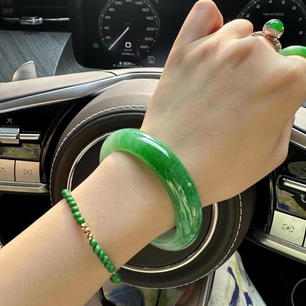 Young Master Mu 'Gaining Green Mountains' Imperial Green Jade Bracelet - Old Pit Full Green Ice Seed Jade