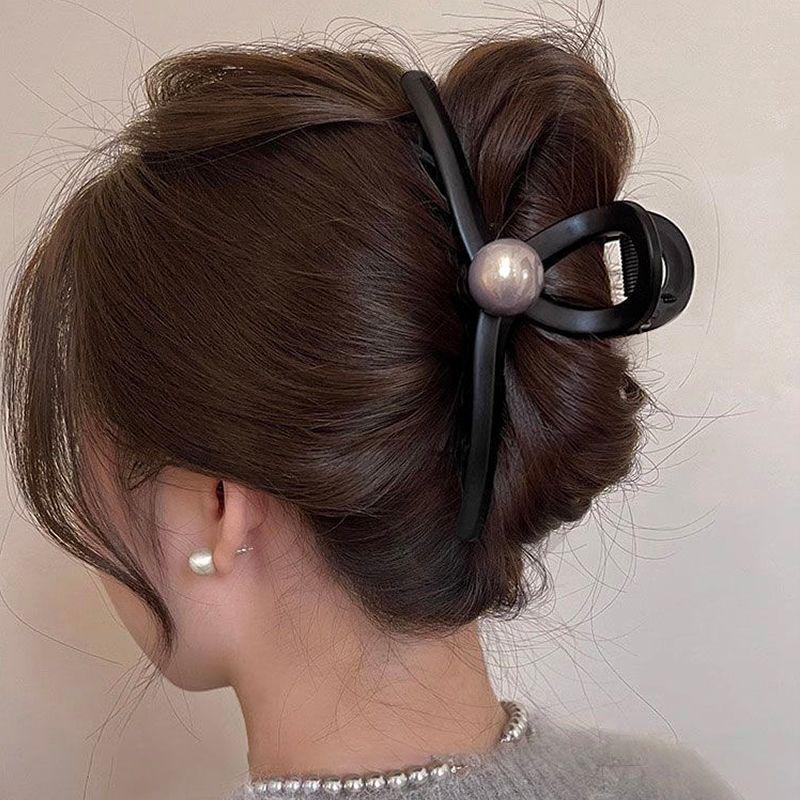 Elegant Large Hair Claw Clip for Thick Hair - High-End Korean Updo Shark Clip