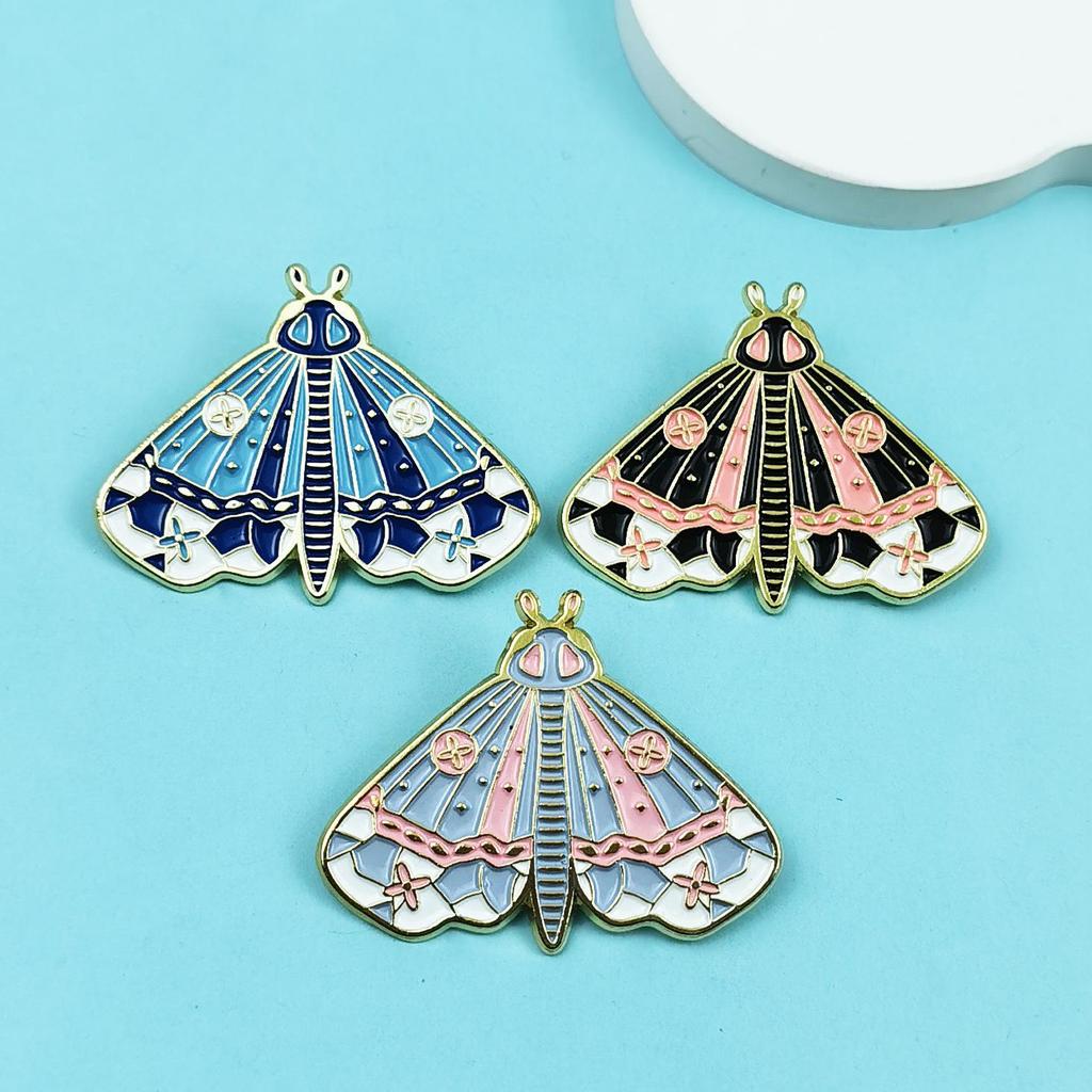 Cartoon Butterfly Brooch for Girls' Backpacks - Cute Floral Pattern Badge In Stock