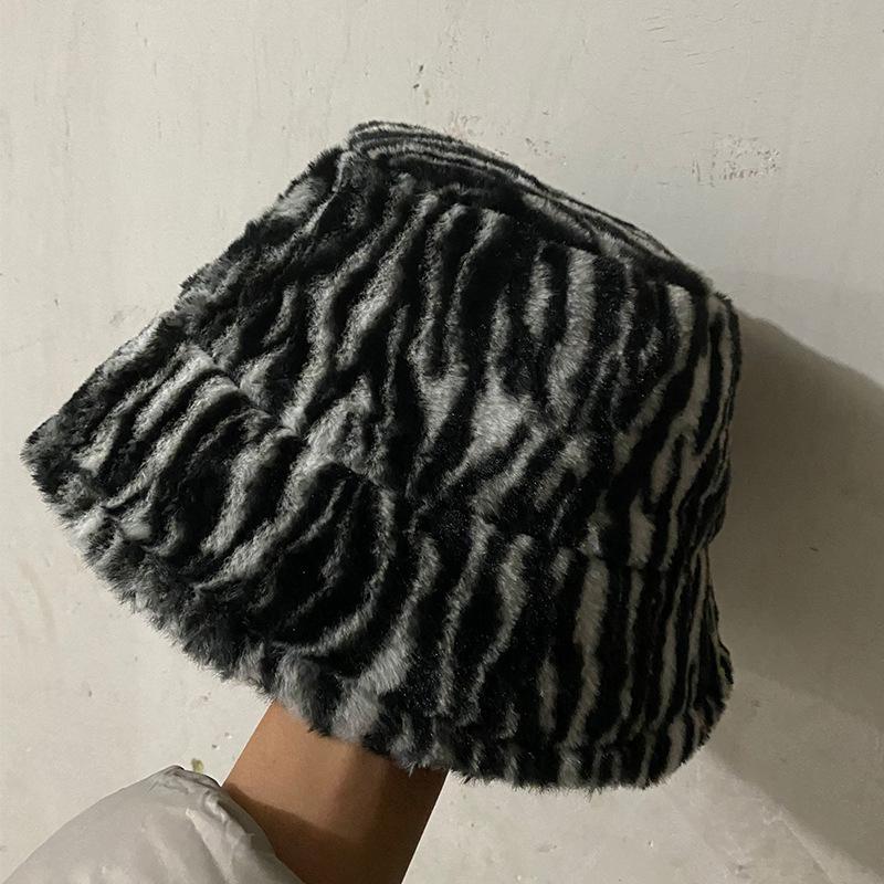

Модная плюшевая шляпа-панама с узором зебры в стиле ретро на осень и зиму, утолщенная теплая шляпа для женщин, универсальная шляпа-ведро в корейском стиле M（56-58cm）