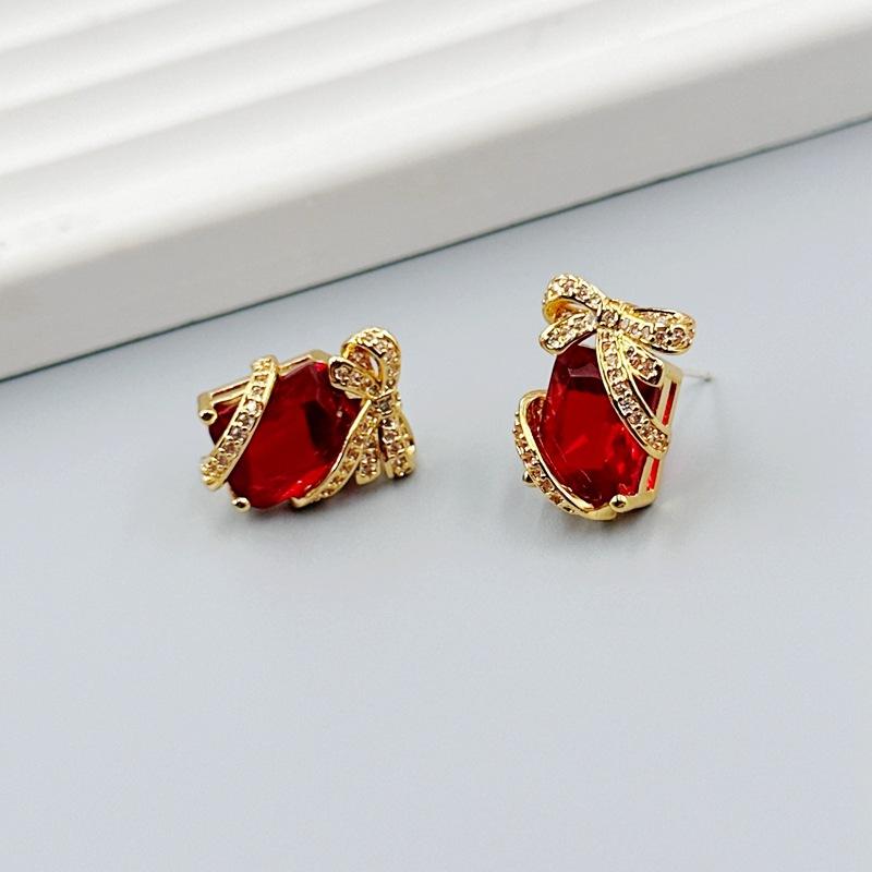 Creative Fashion Design Light Luxury Earrings Femininity Bow Wrapped Square Zircon Stud Earrings красный