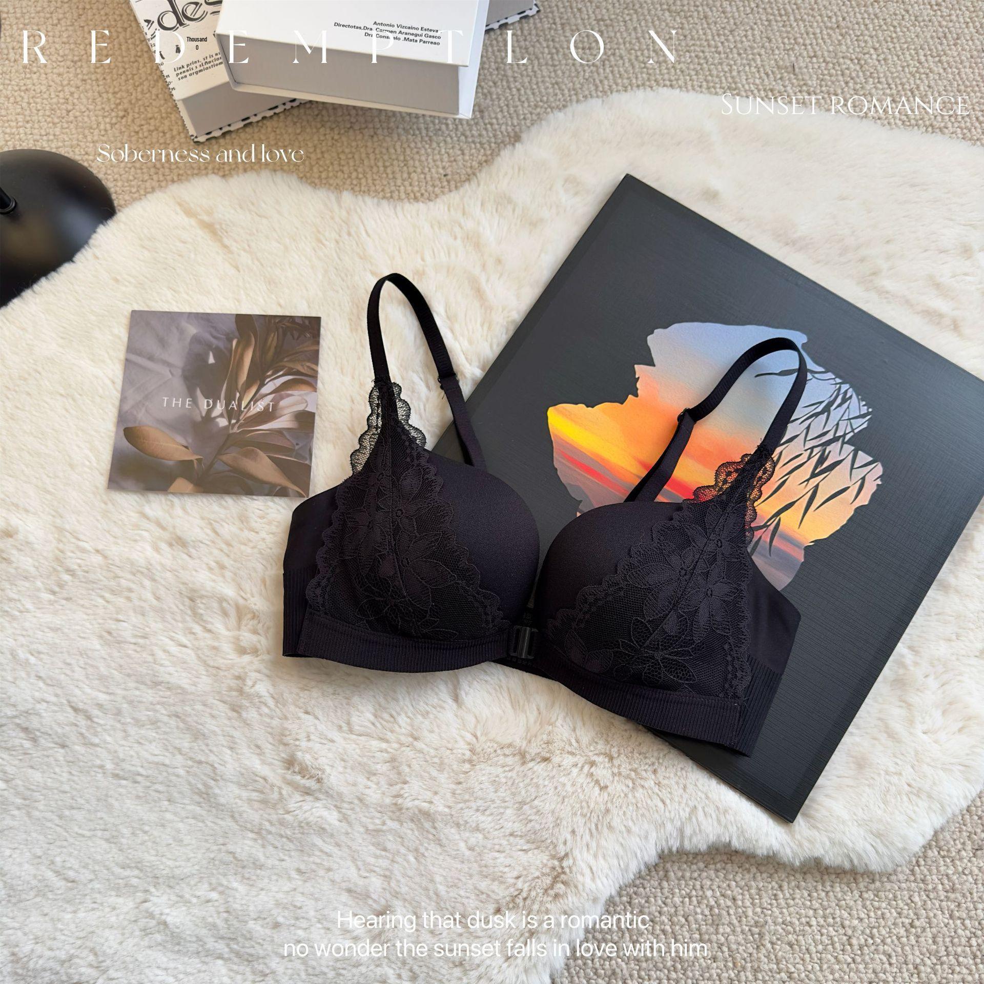 Lace Front Closure Seamless Push-Up Wireless Bra for Small Busts with Anti-Sagging U-Back Design