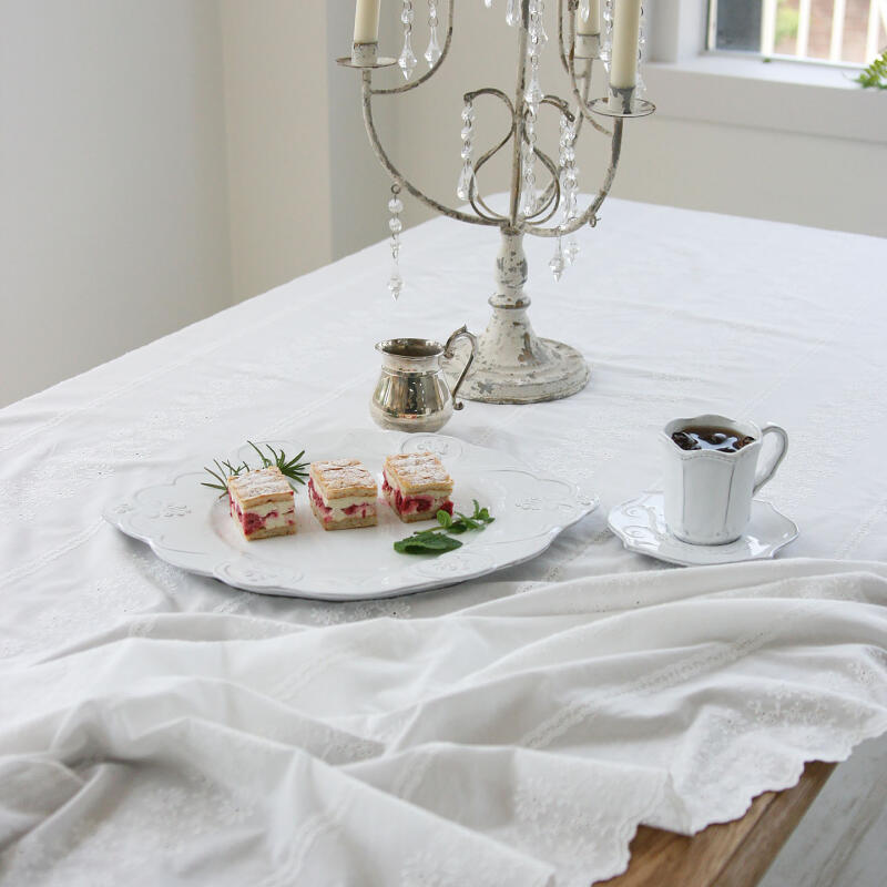 Cotton embroidery 6-person tablecloth 130x210