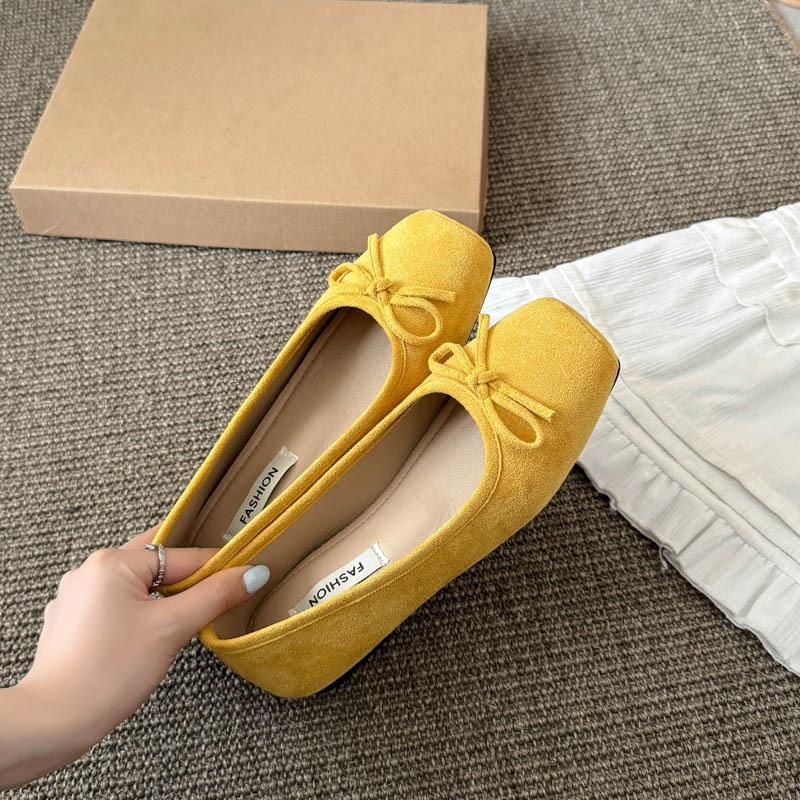 Retro ballet shallow mouth inner height increase single shoes women's 2025 new gentle soft-soled Doudou shoes one pedal ladyshoes