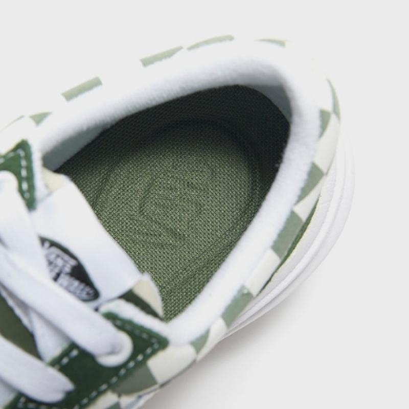 Barnes Old School Overt Cc   Checkerboard  Douglas Vn000bwabxu1