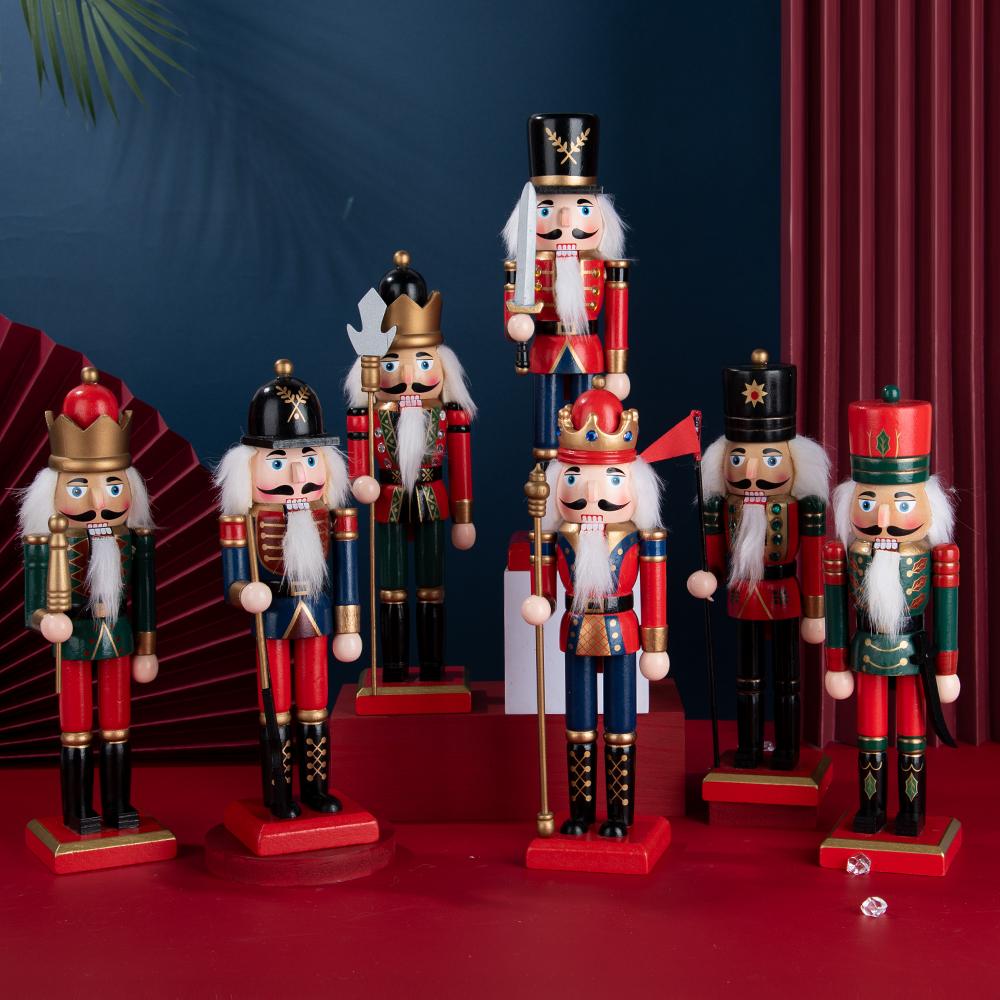 Schiaccianoci in Legno a Tema Natalizio Rosso e Verde