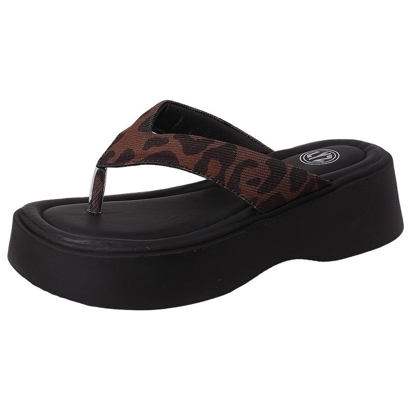 New Convenient and Comfortable Thick-soled Flip-flops for Women's Summer Wear with Toe Sandals and Beach Cool Slippers