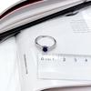 Серебряное кольцо с натуральным сапфиром 0.88ct, фианитами, вес изделия 2,1 гр (2164975)