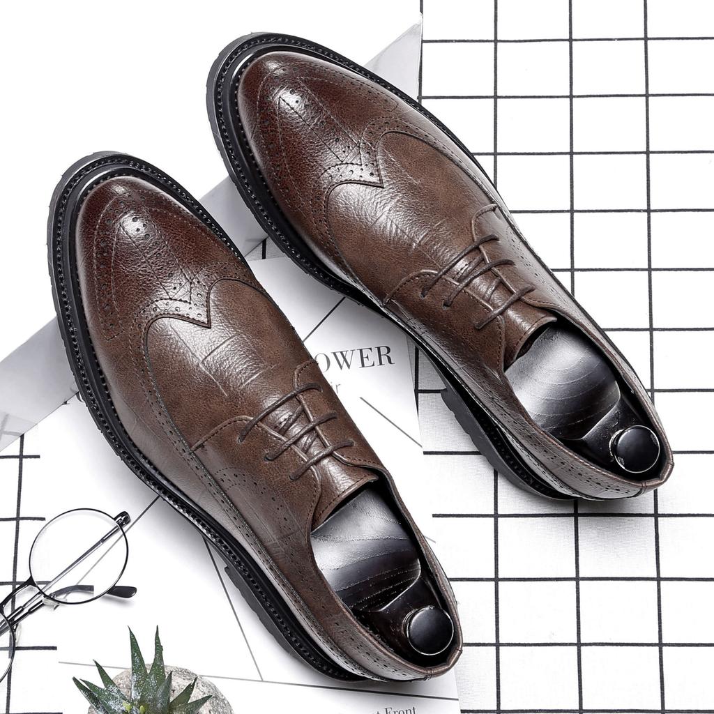 Trendy shoes men's business dress casual leather shoes men's platform inner height increase Brock carved pointed leather shoes 9701-A