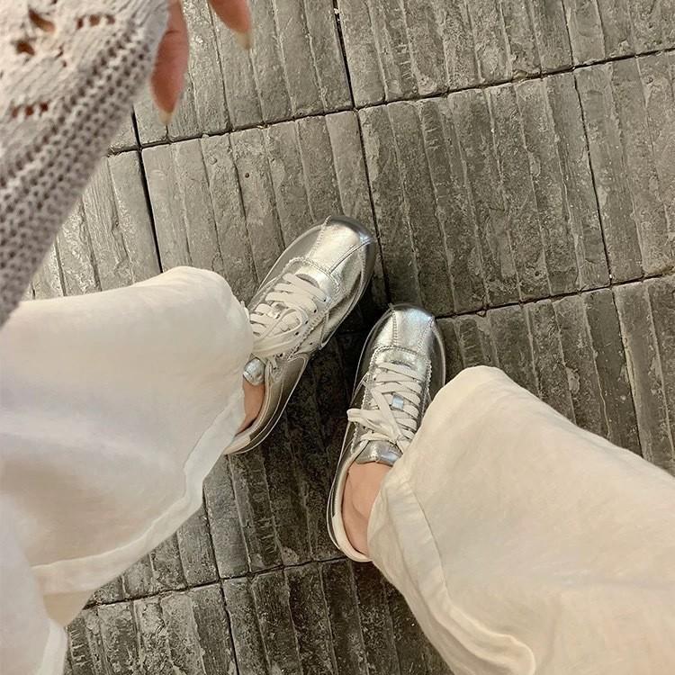 Version cuir de vache chaussures d'entraînement allemandes rétro femmes printemps et été 2025 nouvelles chaussures de sport décontractées polyvalentes à lacets plates chaussures Forrest Gump femmes