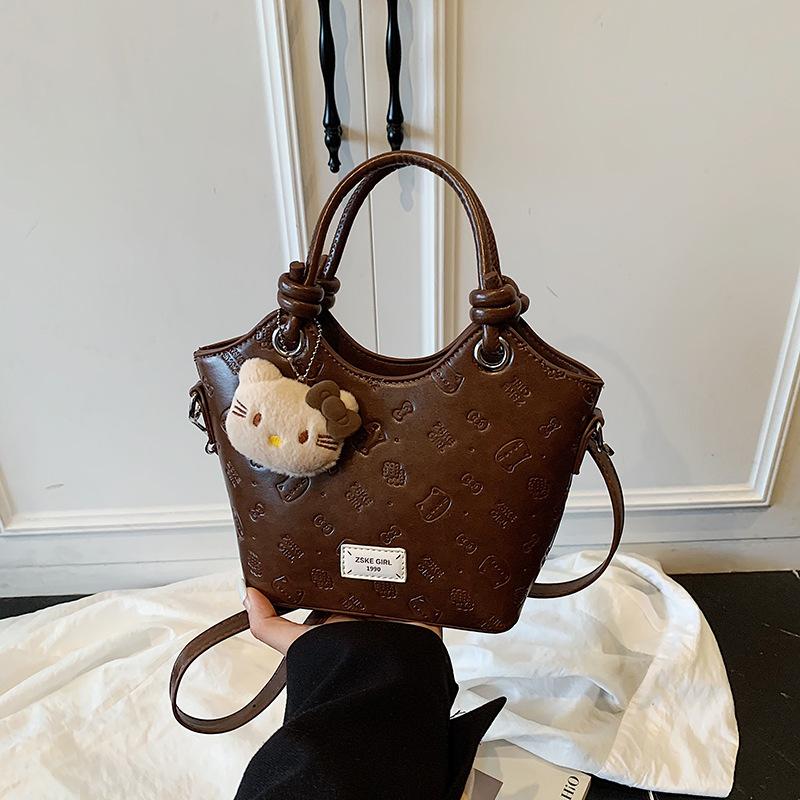 

2025 autumn new messenger bag commuter bag fashionable texture foreign style casual Korean niche portable bucket bag no pendant
