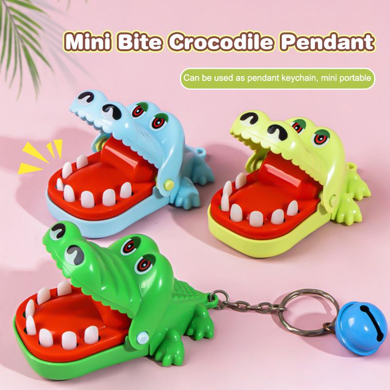 Crocodile Teeth Toys Keychain Children'S Crocodile Bites Fingers Reaction Training Dinosaurs Animal Pull Back Trick Game Family