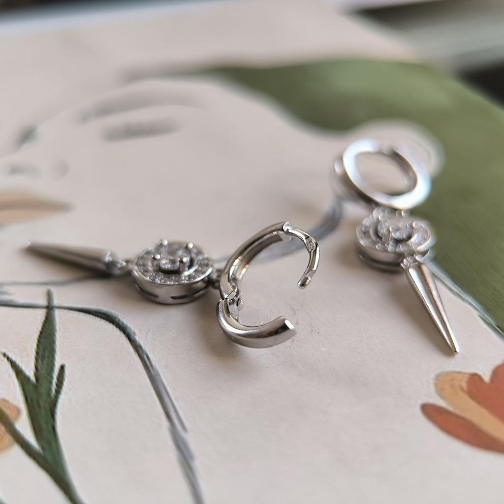 Серебряные серьги с фианитами (2191858)