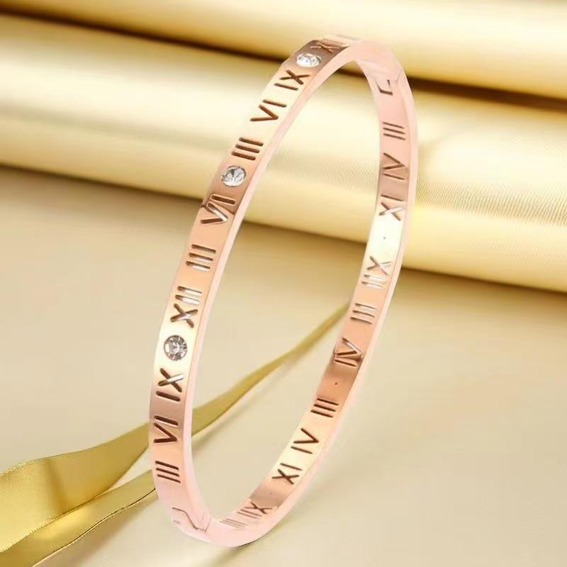 Retro Roman Numeral Women's European and American Light Luxury Bracelet