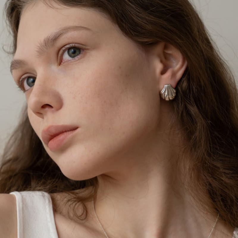 Dawn of Me Forte Shell Earring