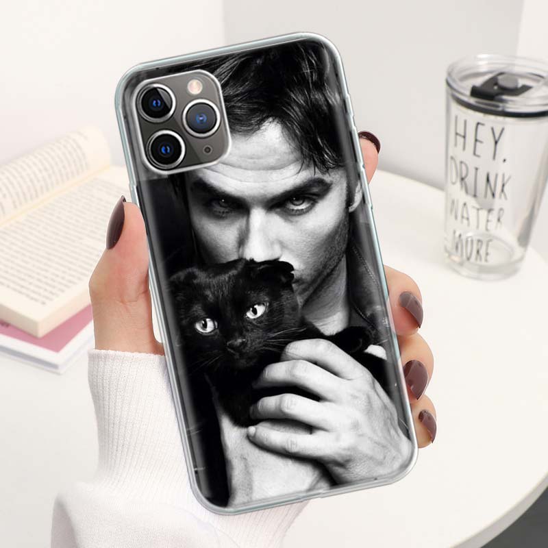 

Дневники Вампира Сальваторе Чехол для Телефона Для iPhone 11 12 13 14 15 16 Pro Max 7 Plus 8 + X XR XS 16E SE Apple Мягкие Чехлы iPhone 16