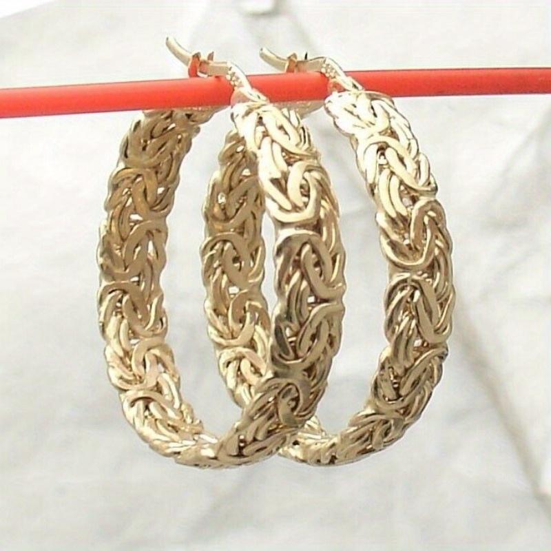 Women's Classic Vintage Twist Shape Hoop Earrings Exquisite Hand Carved Textured Golden Plated Party Jewelry Accessories