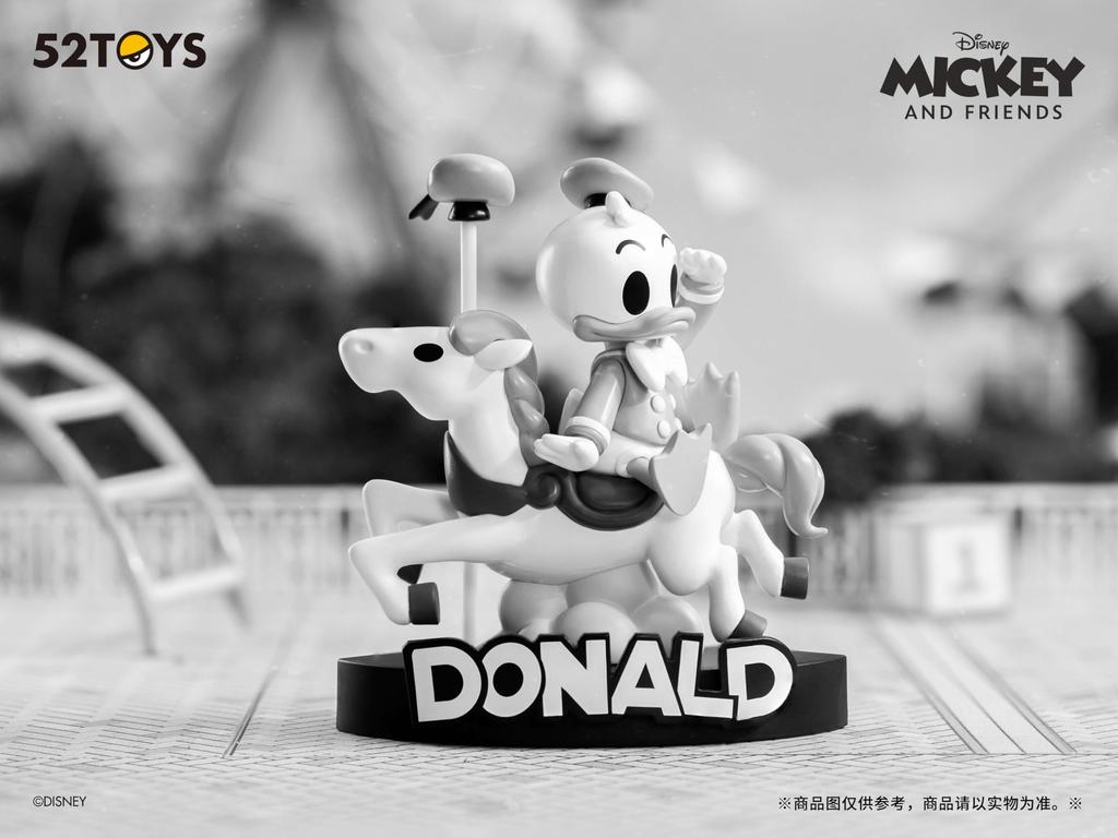 52TOYS BLINDBOX Disney Mickey Friends Carousel Box & 4-Piece