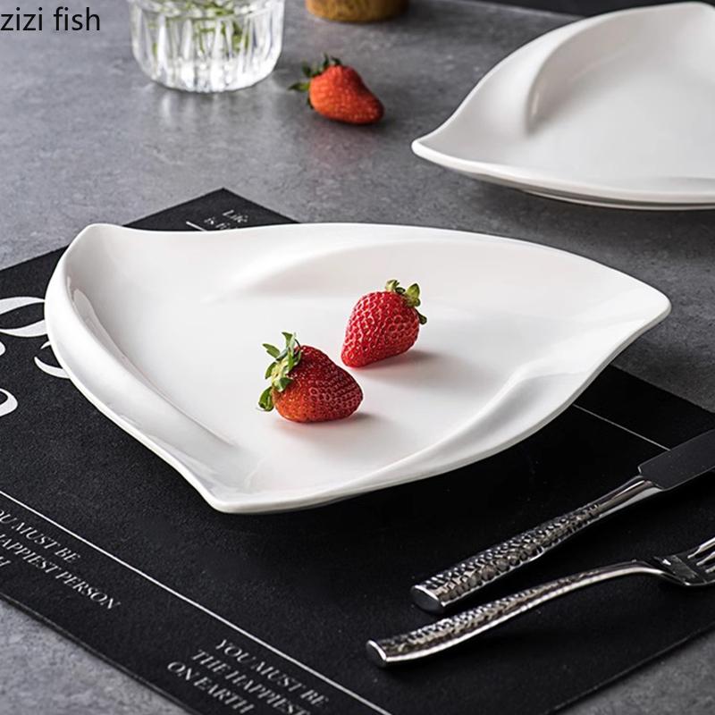 Unregelmäßiger dreieckiger Teller Keramik-Dessertteller Sushi-Teller Salatteller Serviceteller Molekularküche Spezialgeschirr