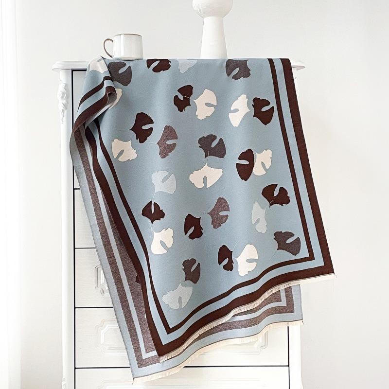 Autumn and winter ginkgo biloba leaf print double-sided two-color imitation cashmere thermal scarf women's sweet wind air conditioner shawl