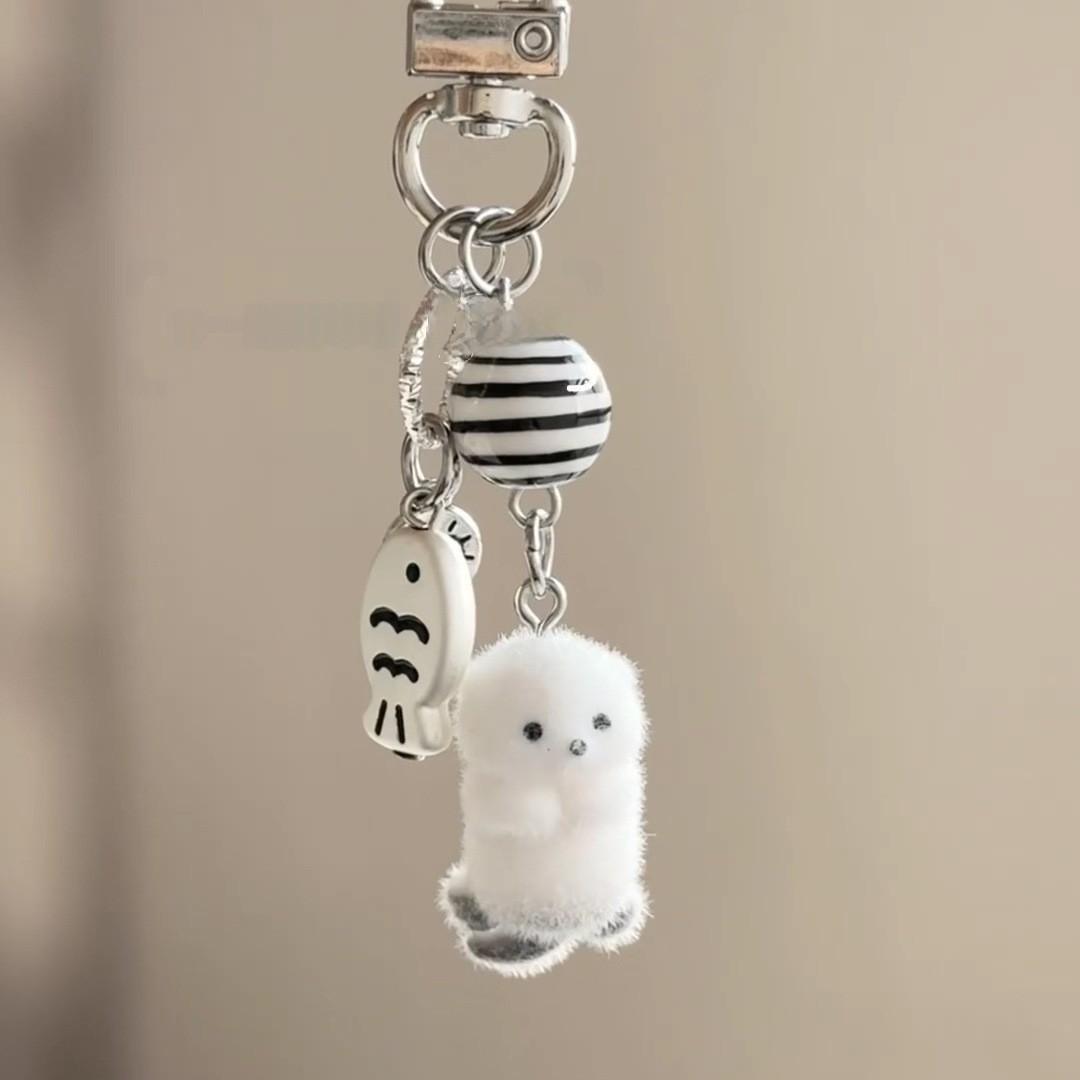 

3D Flocked Cartoon Penguin Charm: Cute Mobile Phone and Keychain Accessory with Gift Packaging