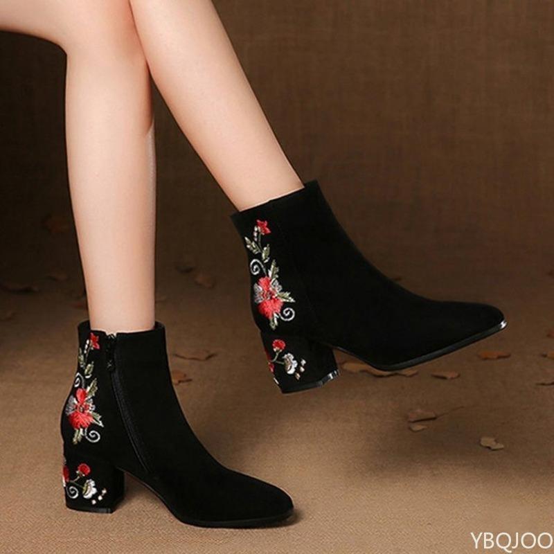 Nouvelles bottines courtes automne hiver à talon épais semelle souple talon moyen brodé simples confortables mi-mollet bottes pour femmes