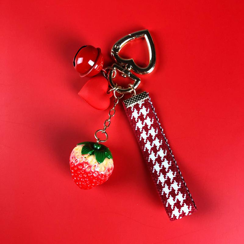 Girl Heart Cute Sweet Strawberry Bell Keychain Ins Fairy Bag Creative Small Pendant Pendant Girl